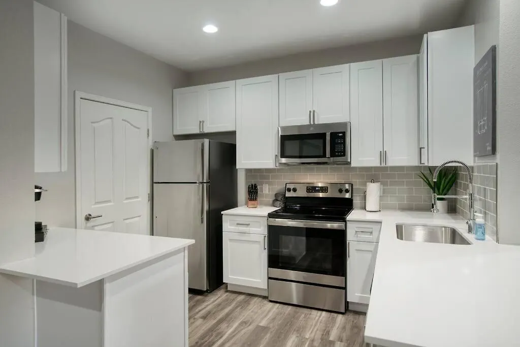 Modern 2-Br Condo North Scottsdale Apartamento