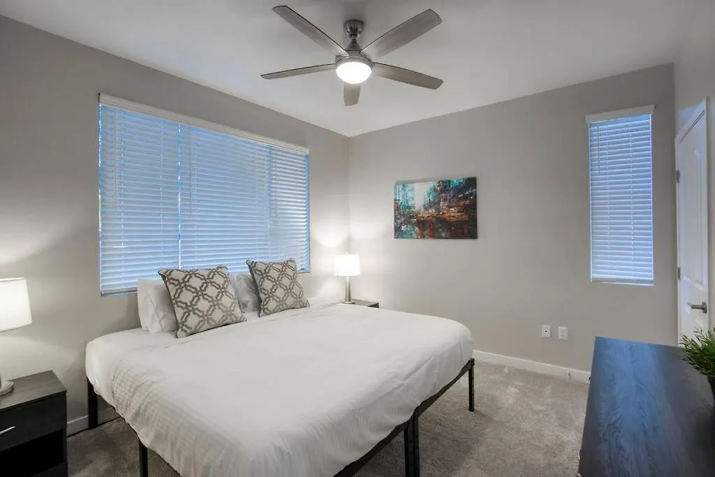 Modern 2-Br Condo North Scottsdale